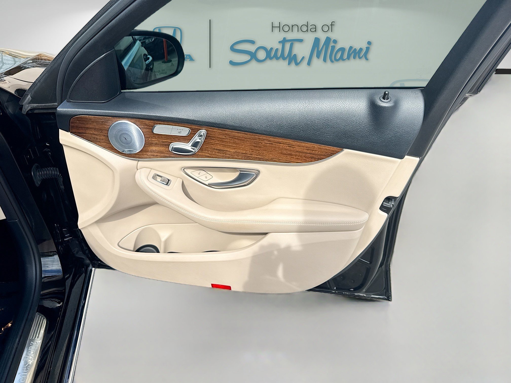 Used 2020 Mercedes-Benz C 300 4MATIC Sedan w/ Premium Package image 33