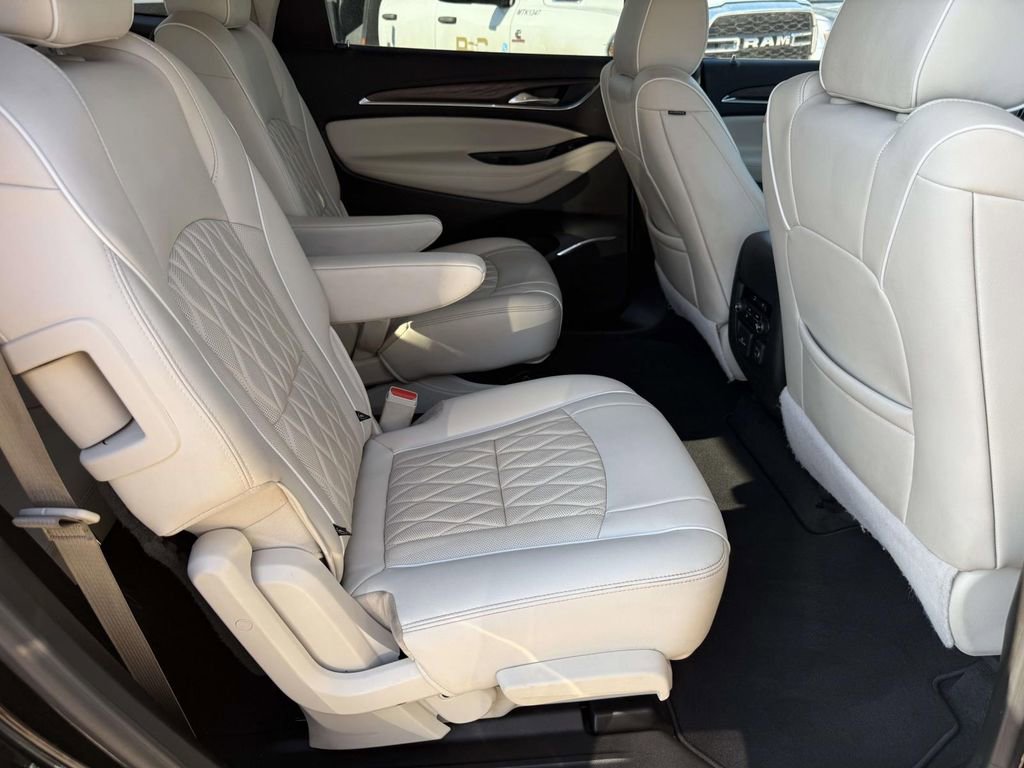 Used 2023 Buick Enclave Avenir w/ Avenir Technology Package image 30