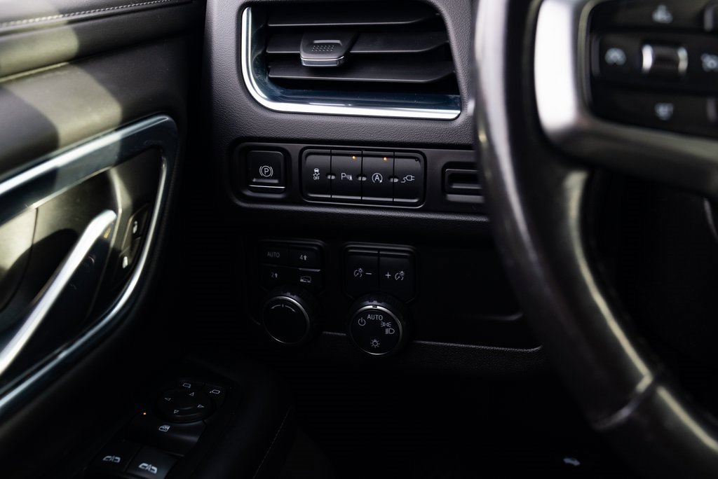 Used 2021 Chevrolet Suburban LT image 12