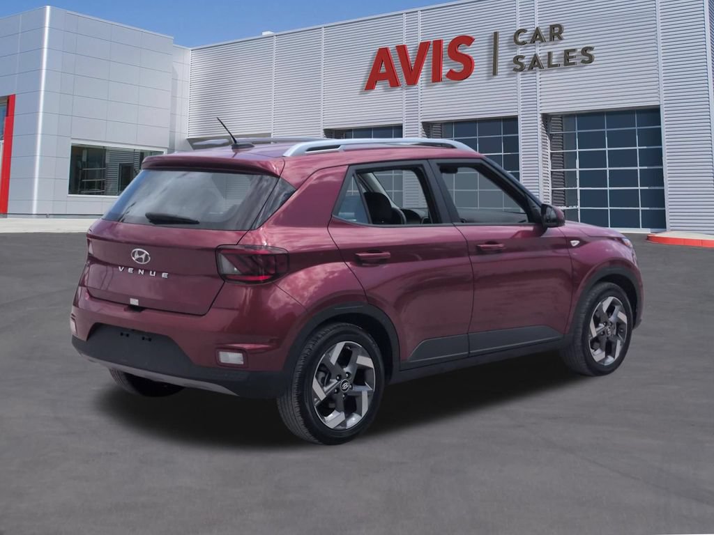 Used 2025 Hyundai Venue SEL FWD image 6