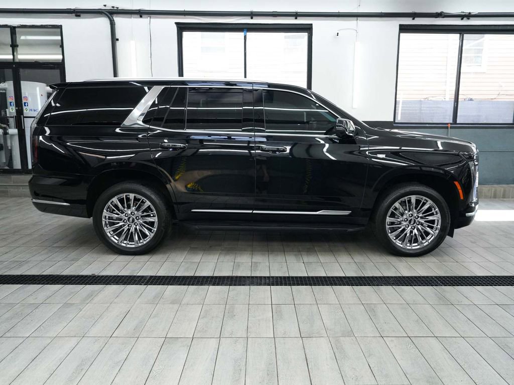 Used 2025 Cadillac Escalade Premium Luxury w/ LPO, Floor Liner Package AWD/4WD image 5