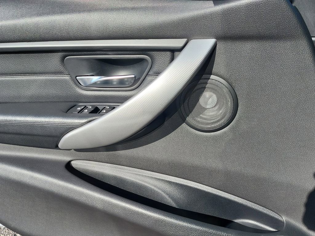 Used 2015 BMW 335i xDrive Sedan AWD/4WD image 9