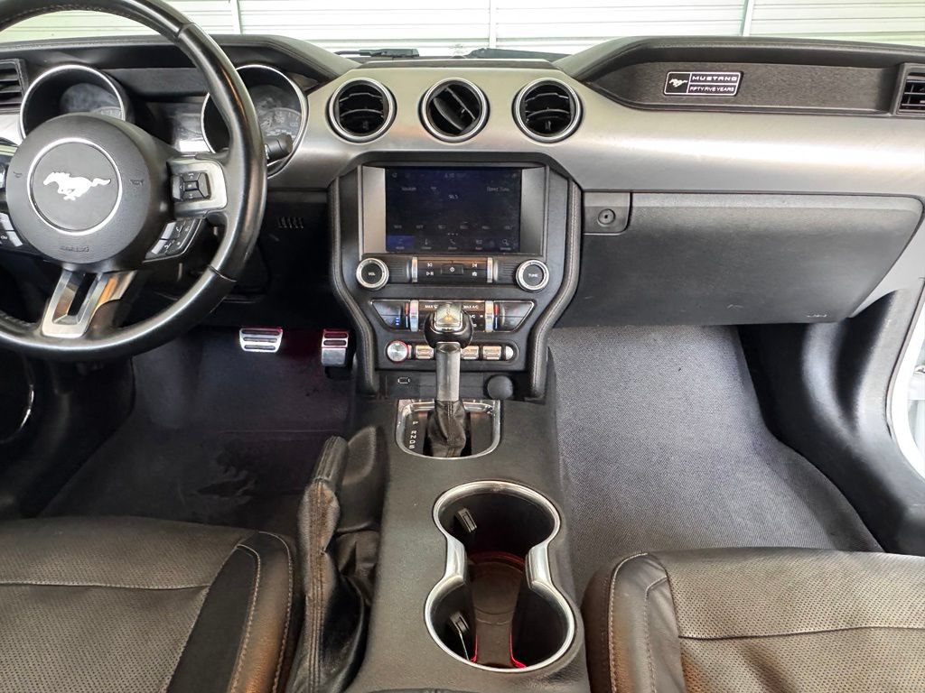 Used 2020 Ford Mustang GT Premium RWD image 3