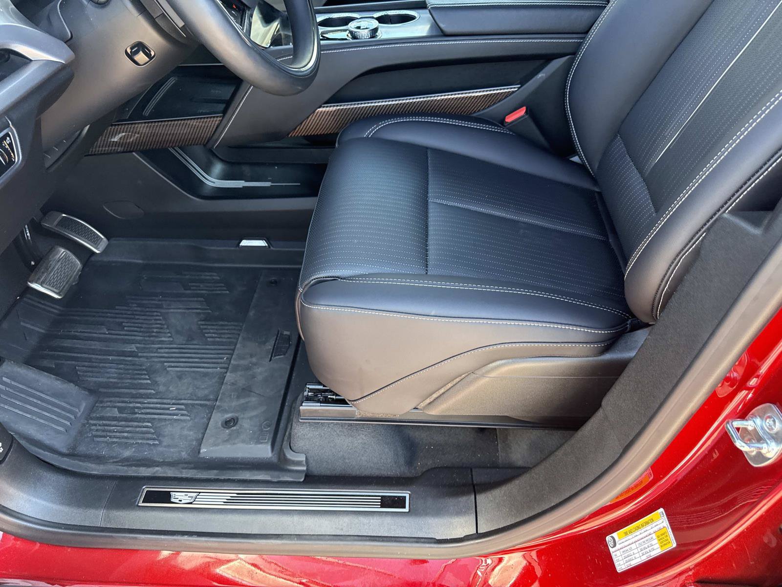 New 2026 Cadillac Vistiq Sport w/ LPO, Floor Liner Package AWD/4WD image 20