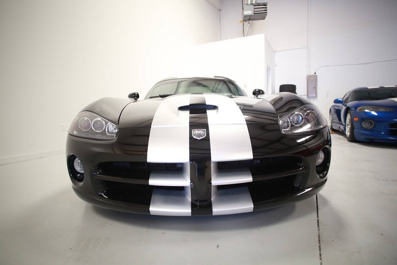 Used 2006 Dodge Viper SRT-10 RWD image 10