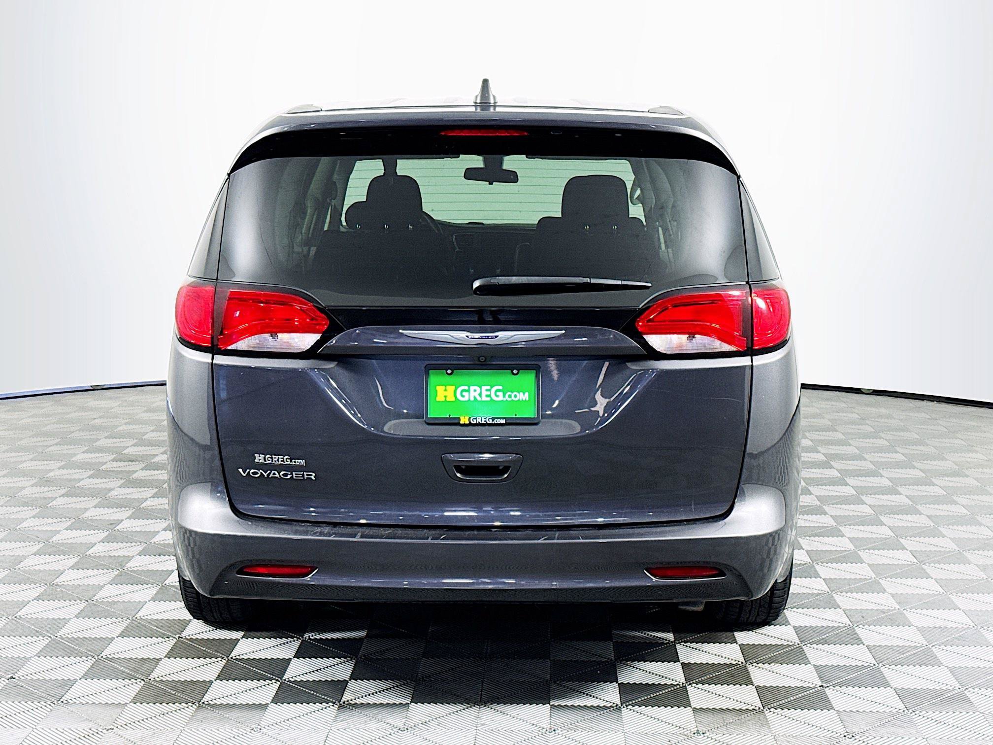 Used 2020 Chrysler Voyager LX FWD image 8