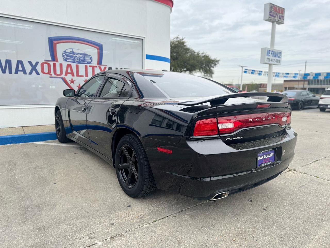 Used 2013 Dodge Charger SE image 24