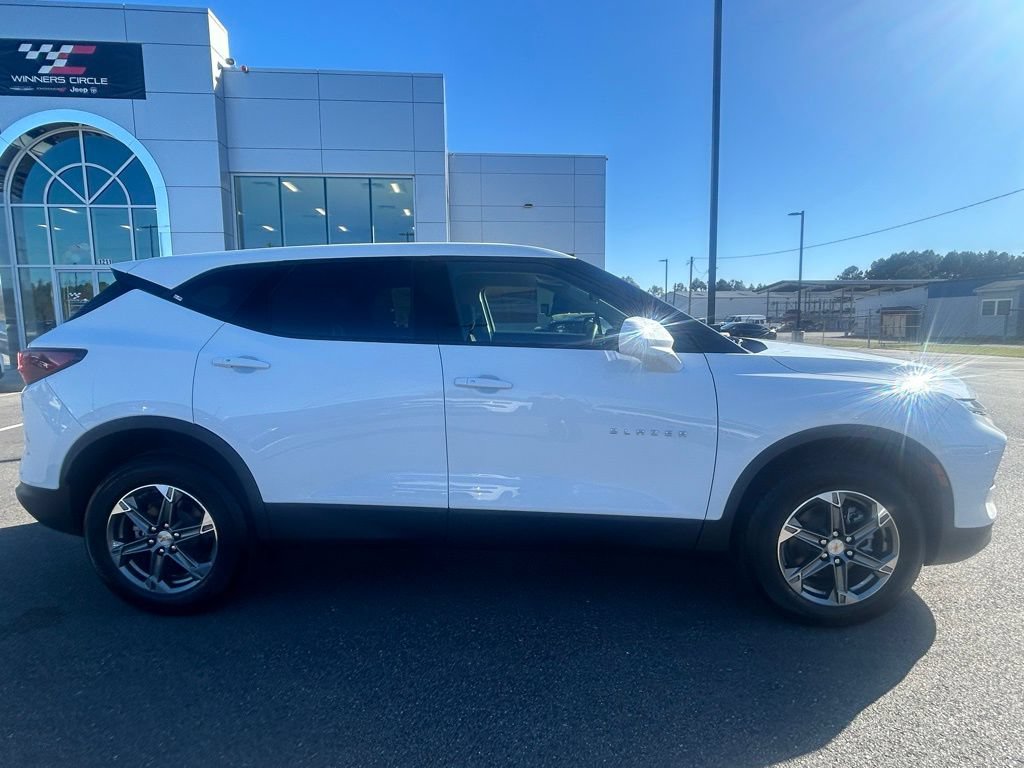 New 2025 Chevrolet Blazer LT FWD image 2