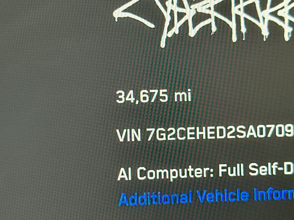 Used 2025 Tesla Cybertruck AWD Crew Cab image 32