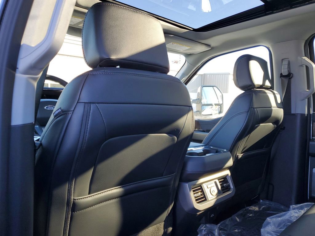 New 2026 Ford F250 Lariat w/ Lariat Premium Package image 32