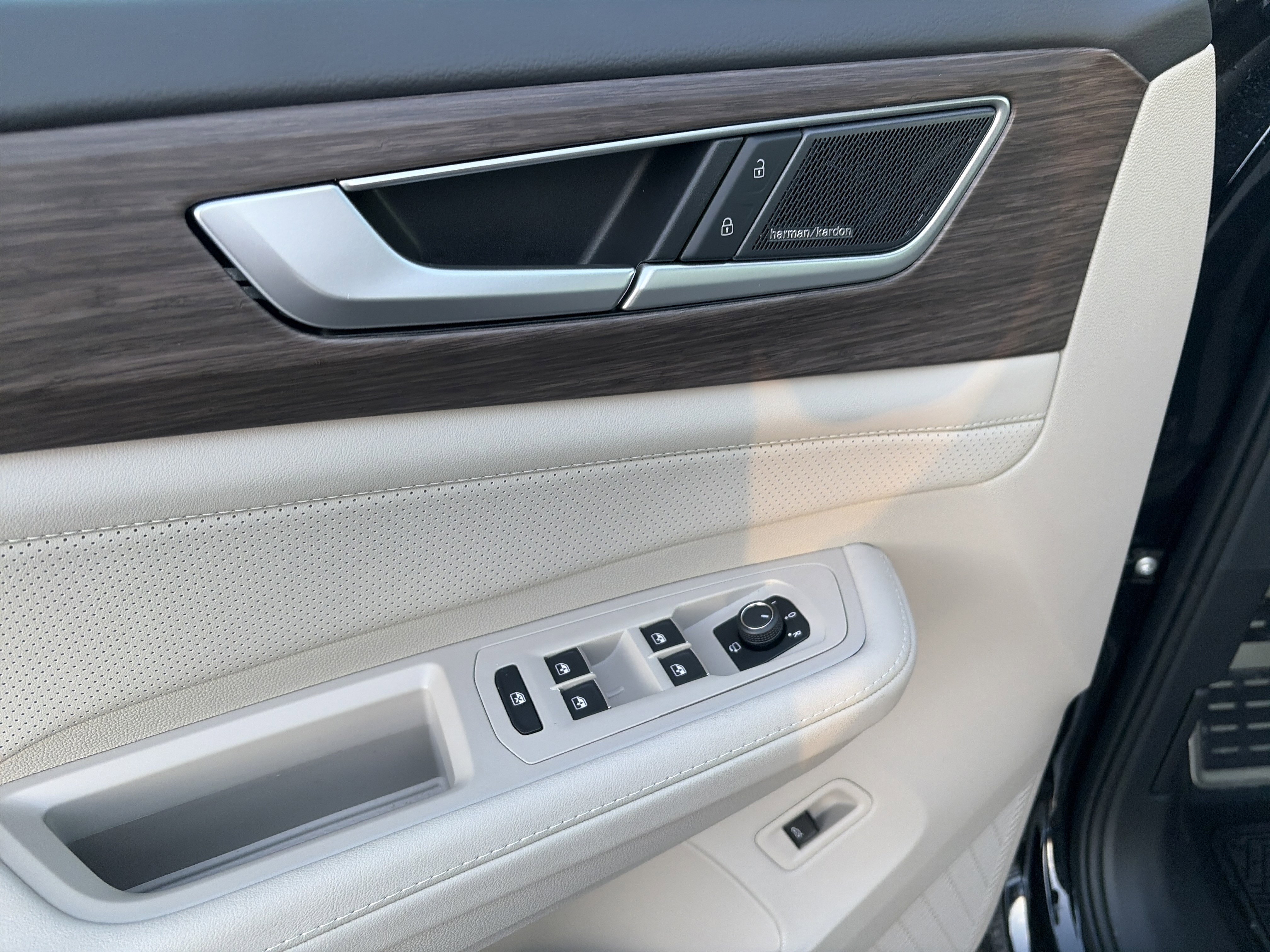 New 2026 Volkswagen Atlas SEL Premium R-Line image 10