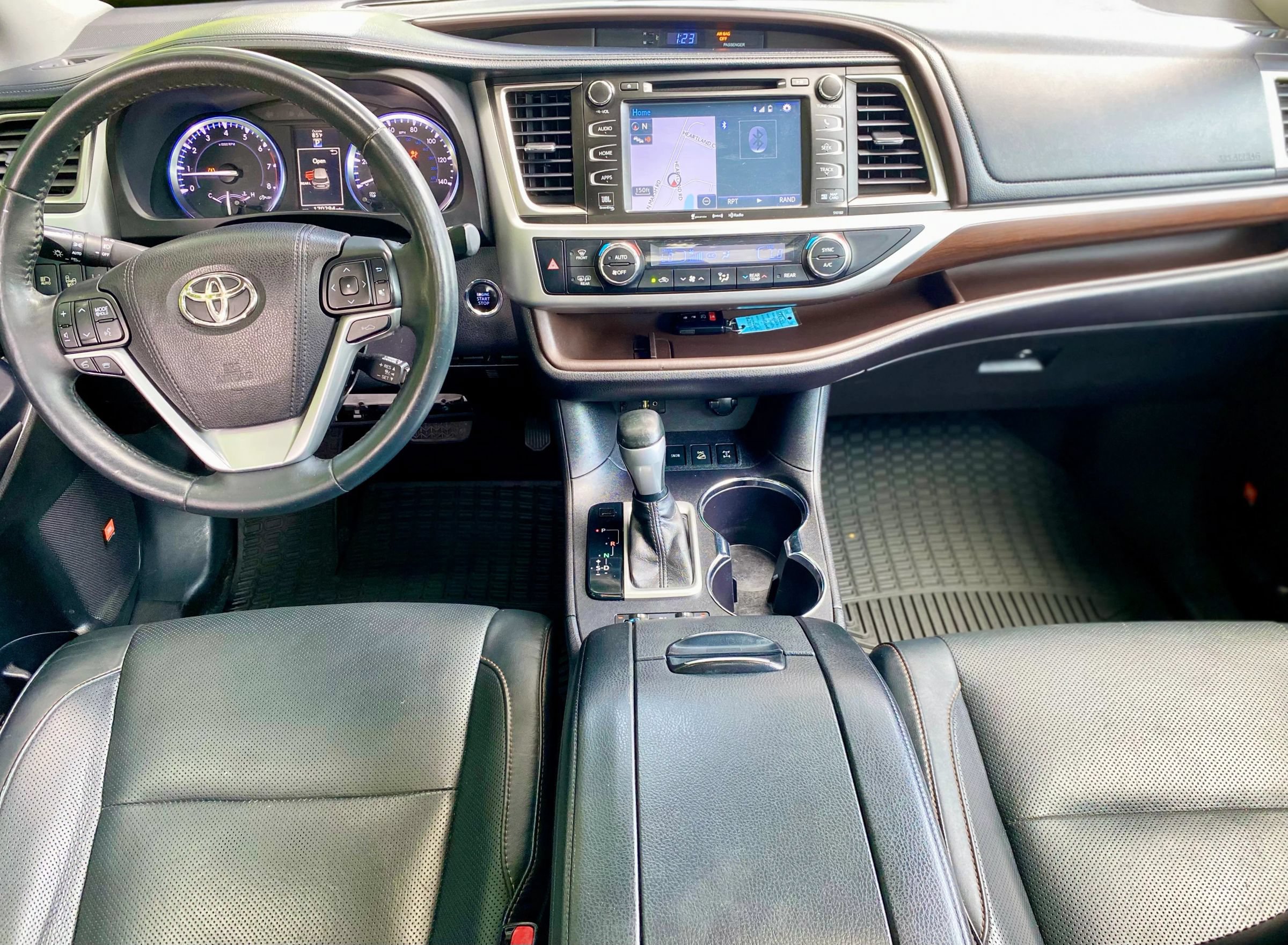 Used 2016 Toyota Highlander Limited Platinum AWD/4WD image 13