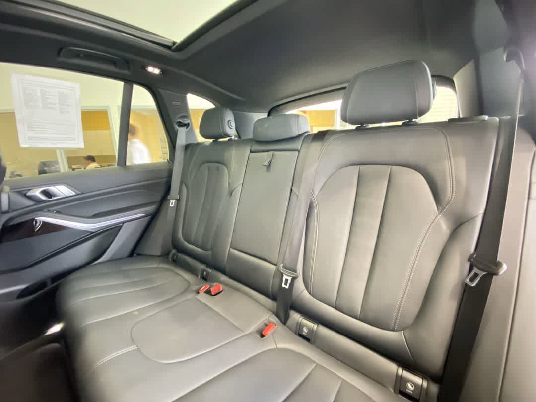 Used 2021 BMW X5 xDrive40i w/ Premium Package 2 AWD/4WD image 25