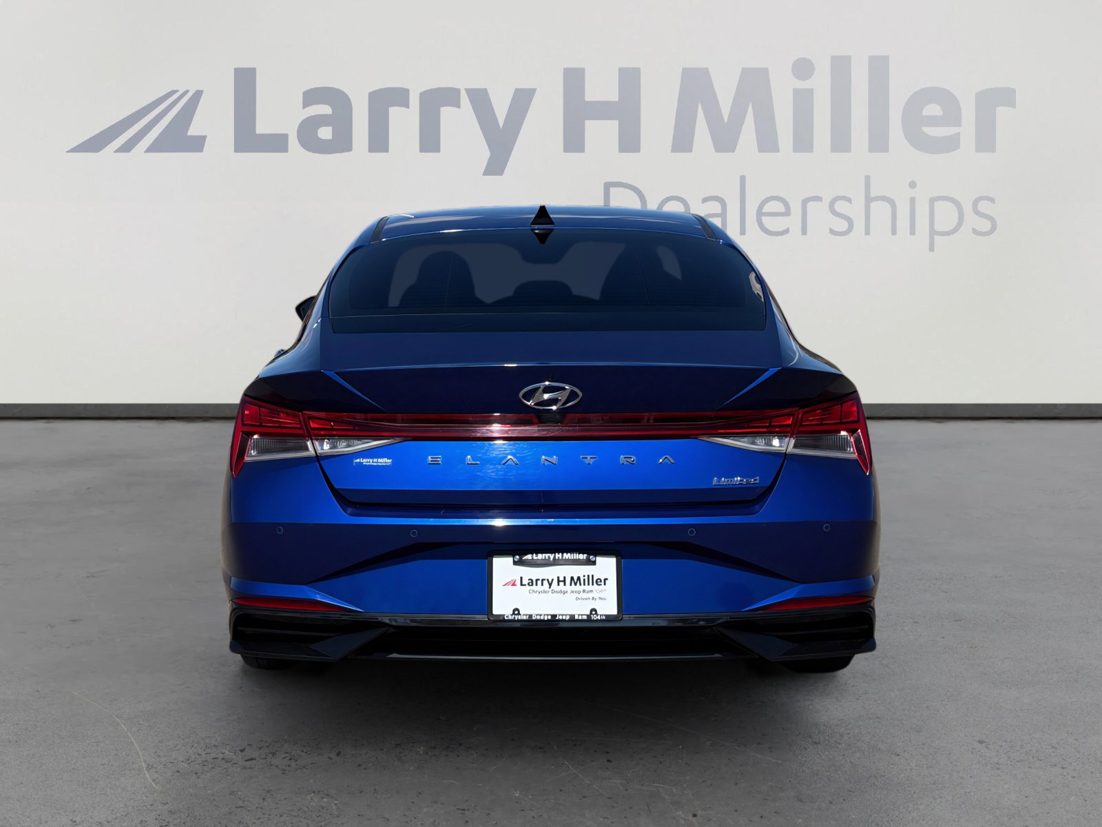 Used 2023 Hyundai Elantra Limited FWD image 5