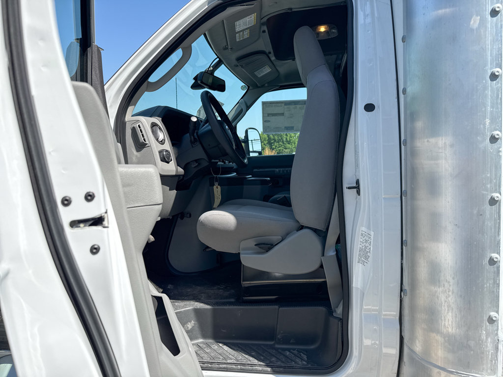 New 2026 Ford E-450 and Econoline 450 Super Duty w/ Power Equipment Group RWD image 4