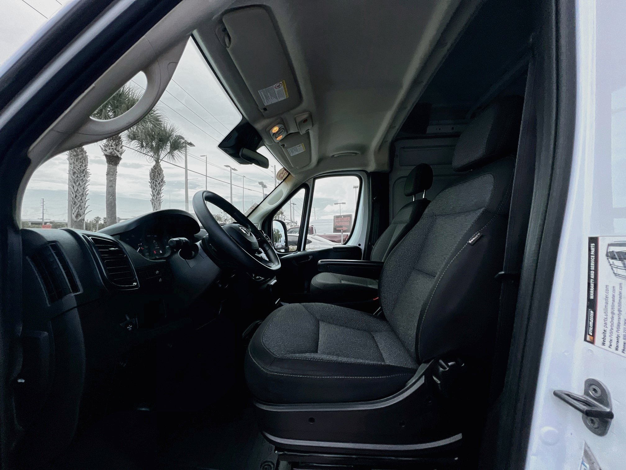 Used 2023 RAM ProMaster 2500 FWD image 14