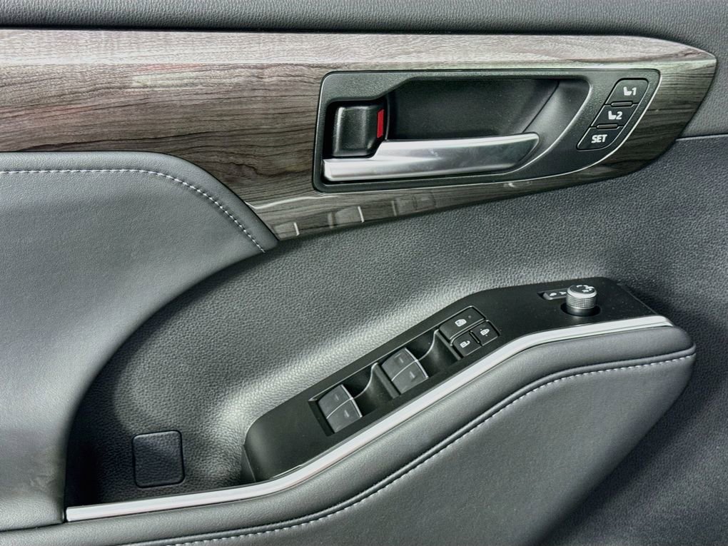 New 2026 Toyota Highlander Limited AWD/4WD image 22