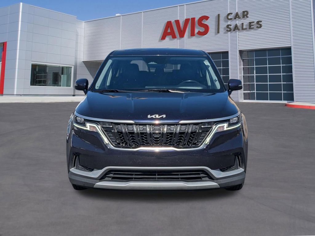 Used 2024 Kia Carnival LX image 2