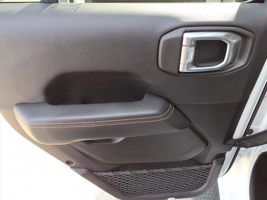 Used 2023 Jeep Wrangler Unlimited Sahara image 32