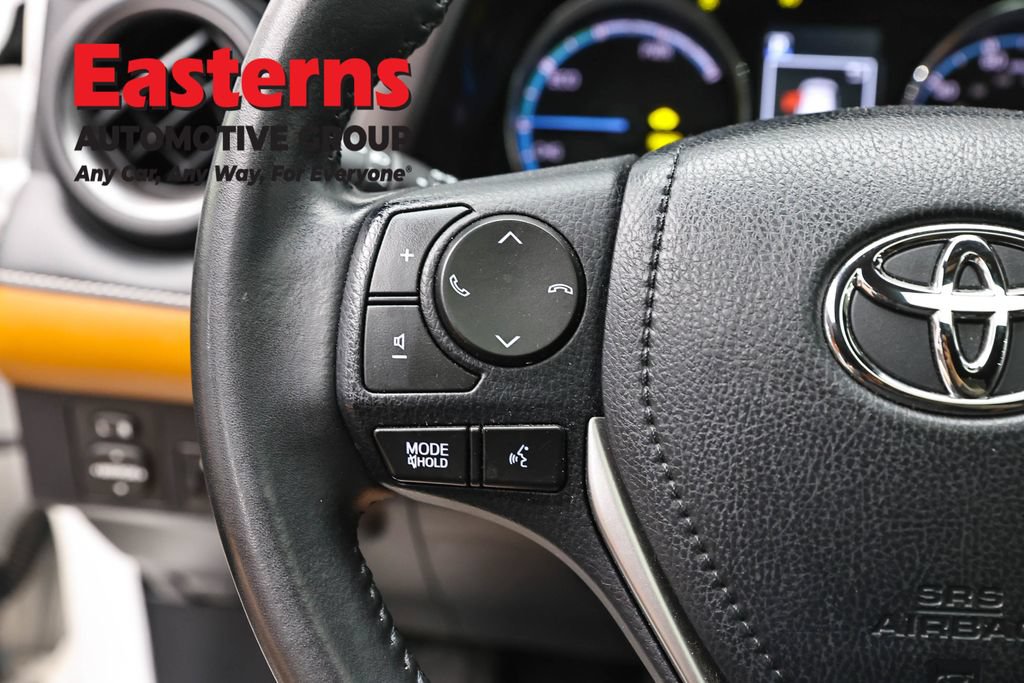 Used 2018 Toyota RAV4 SE AWD/4WD image 15