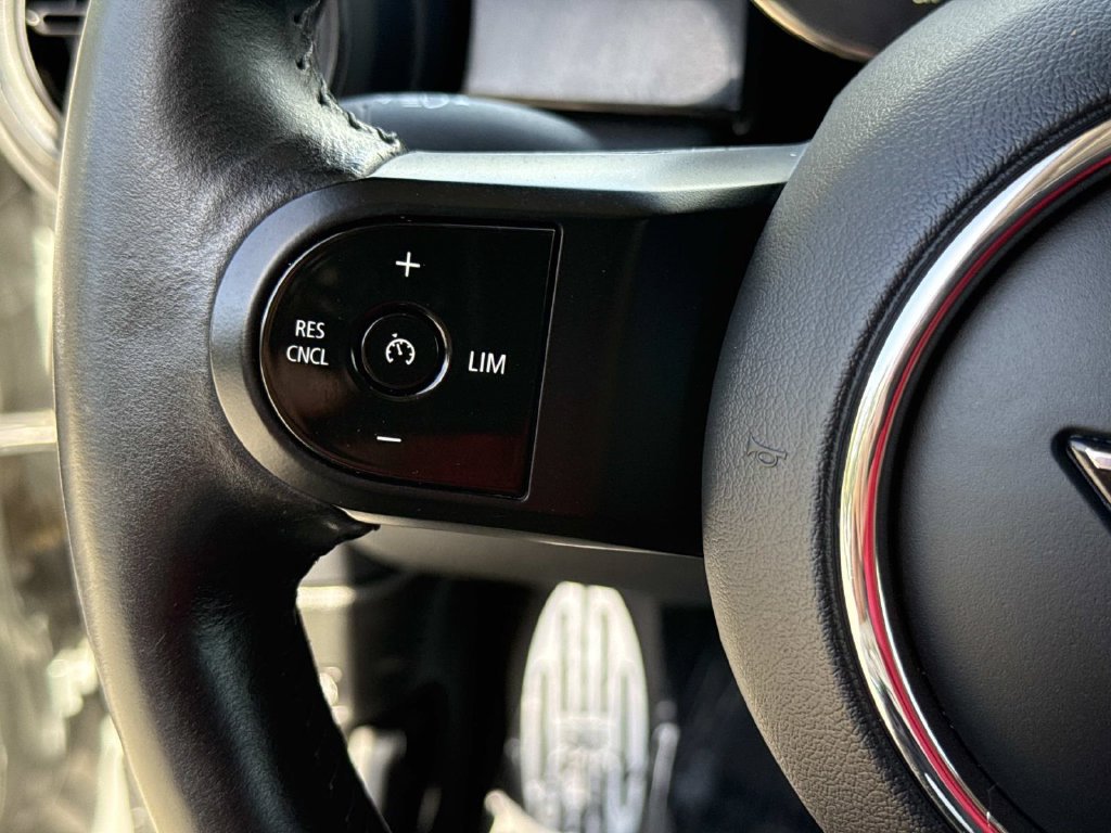 Used 2022 MINI Cooper SE FWD image 30