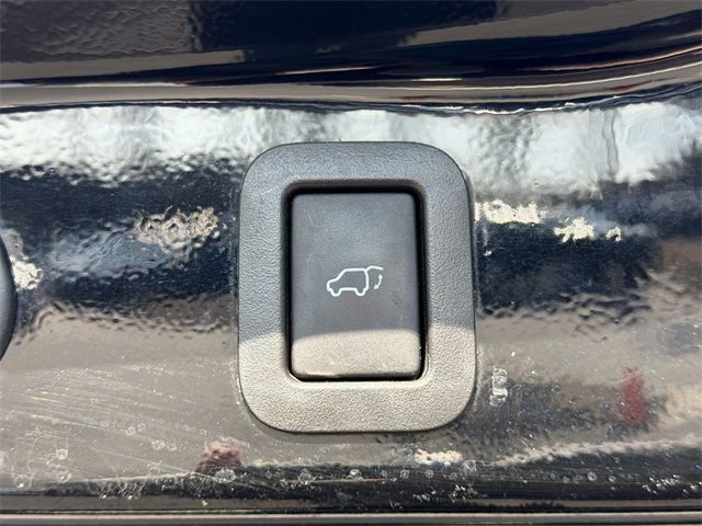 Used 2016 Toyota Highlander Limited image 19