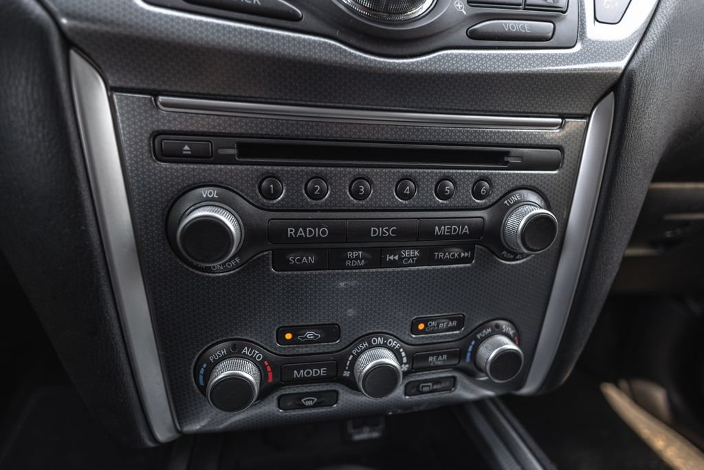 Used 2019 Nissan Pathfinder SL FWD image 15