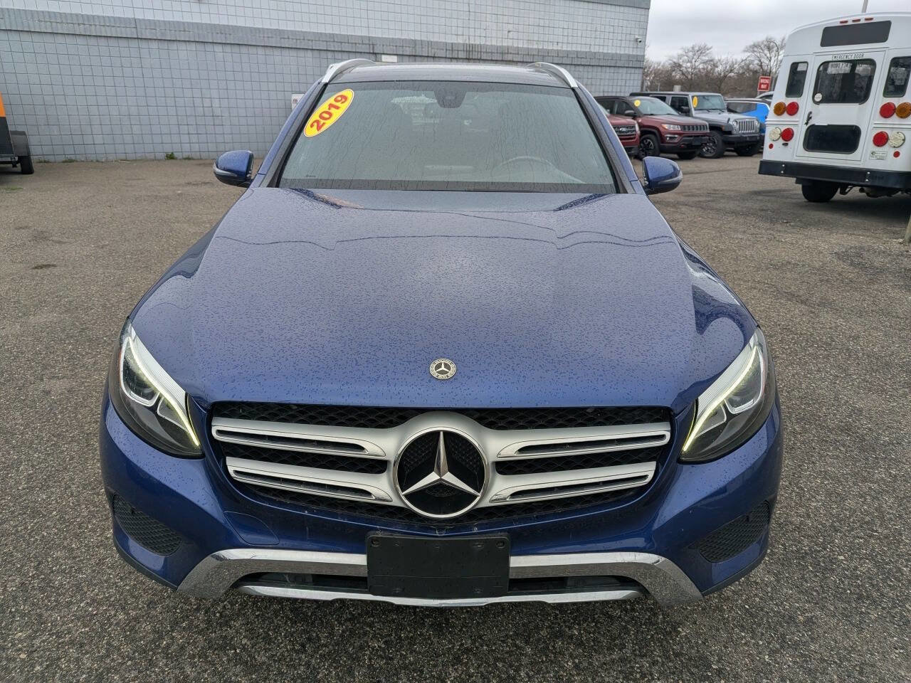 Used 2019 Mercedes-Benz GLC 300 4MATIC image 2