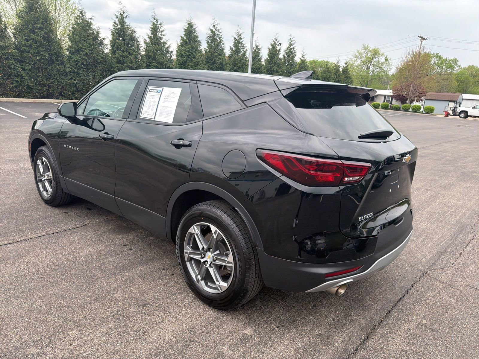 Used 2023 Chevrolet Blazer LT FWD image 3