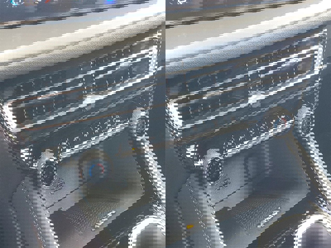 New 2026 Chevrolet Traverse LT image 27