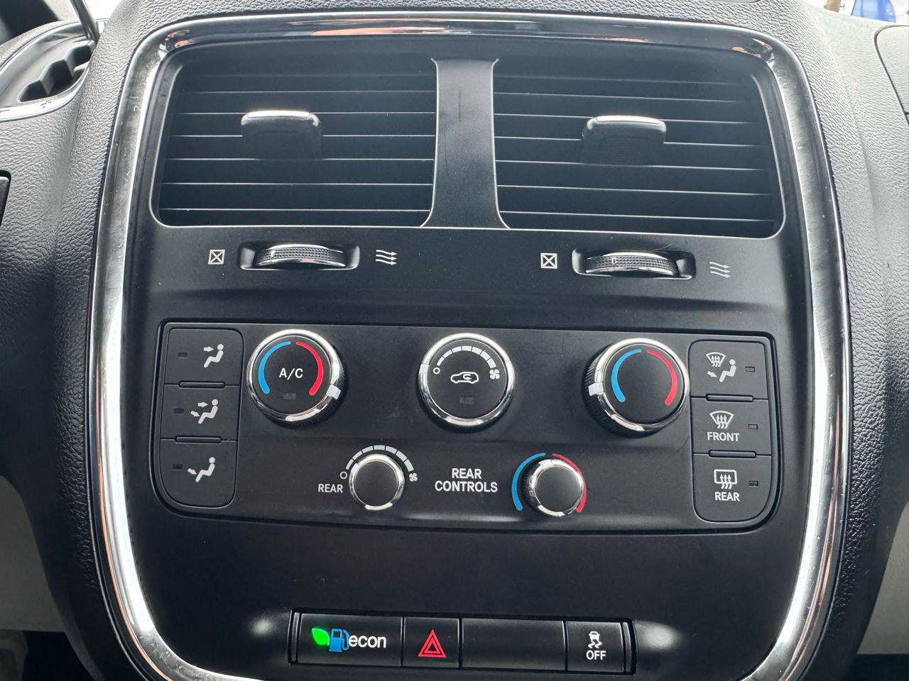 Used 2012 Dodge Grand Caravan SXT image 13