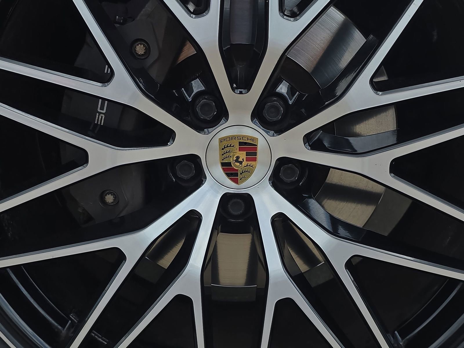 Certified 2022 Porsche Macan image 12