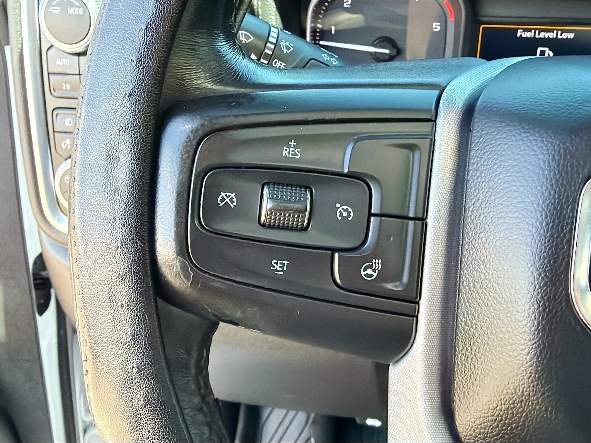 Used 2022 GMC Sierra 2500 SLT image 35