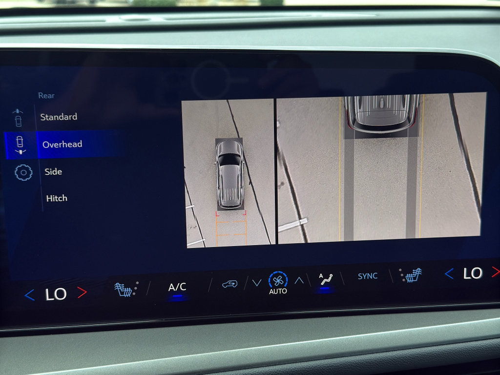 New 2026 Chevrolet Traverse LT w/ Driver Confidence Package FWD image 28