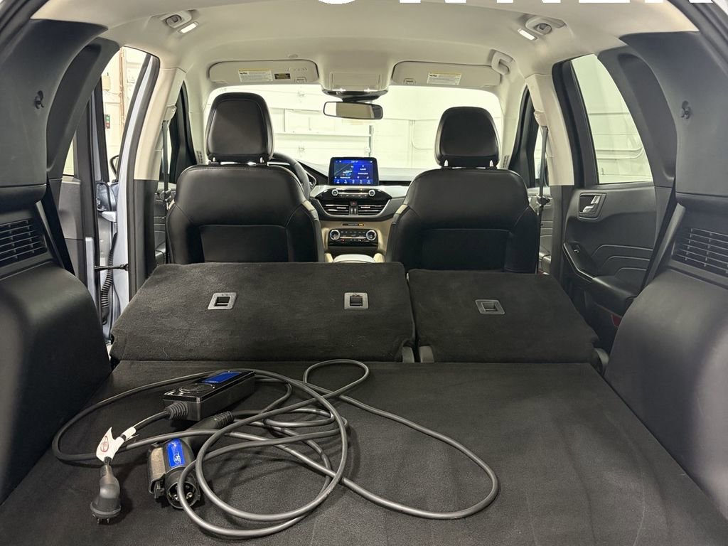 Certified 2022 Ford Escape Titanium w/ Class II Trailer Tow Package image 19