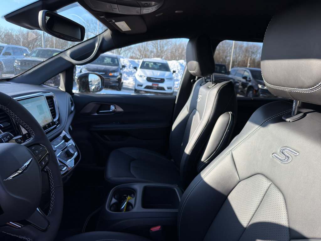 New 2026 Chrysler Pacifica Select w/ S Appearance Package FWD image 26