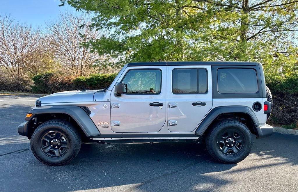 Used 2018 Jeep Wrangler Unlimited Sport image 4