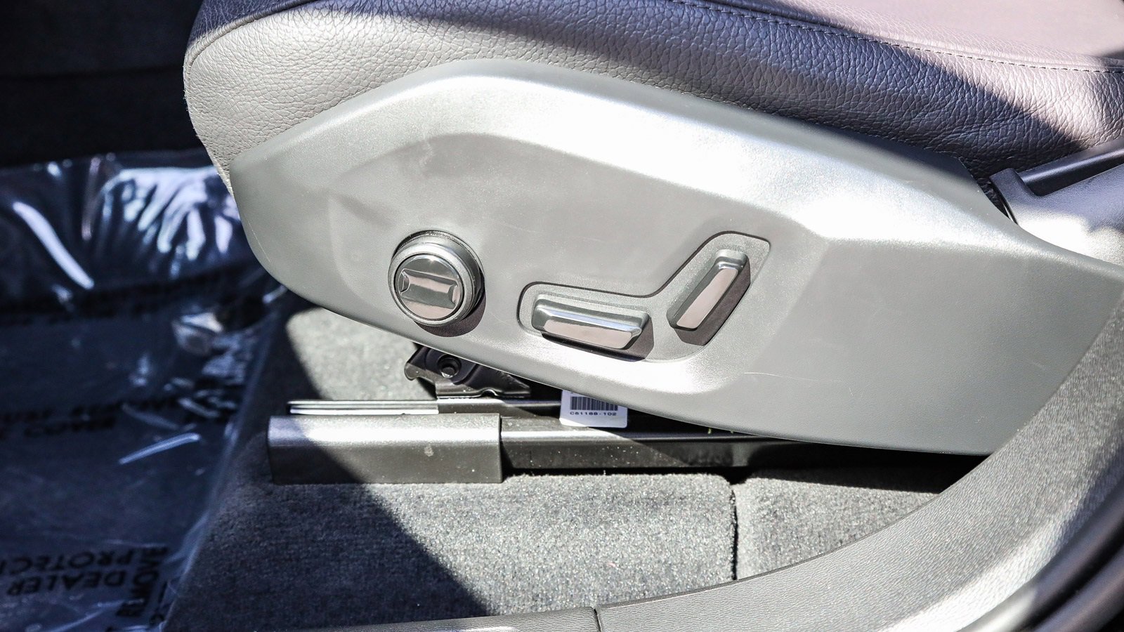 Used 2025 Volvo XC60 B5 Plus w/ Climate Package image 20