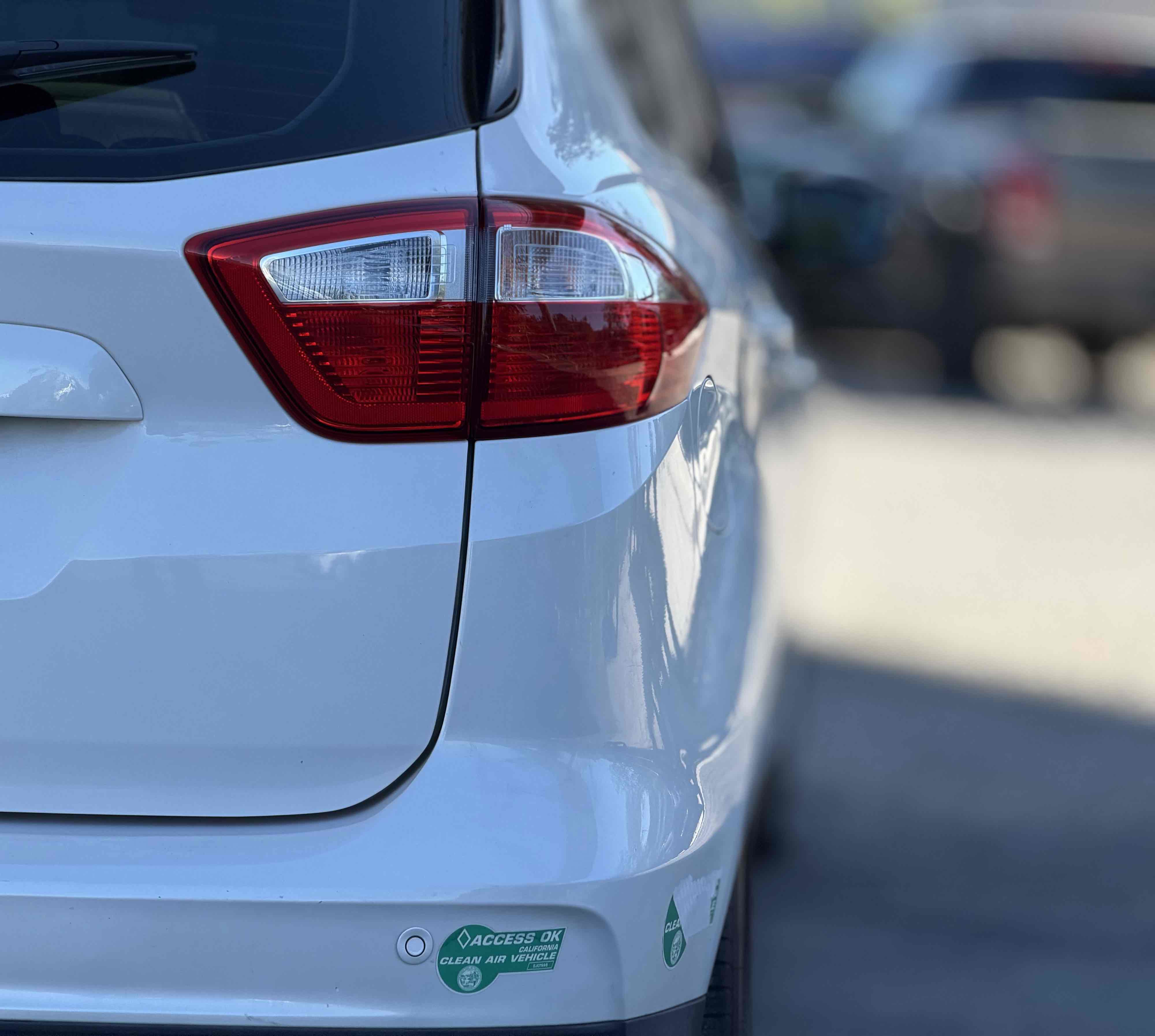 Used 2016 Ford C-MAX Energi SEL w/ Equipment Group 302A FWD image 13