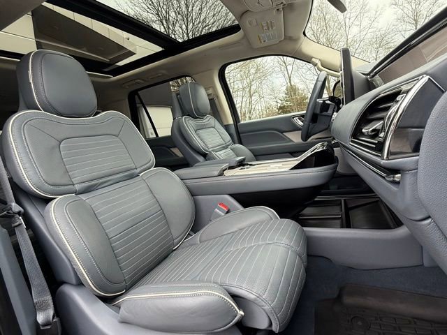 Used 2022 Lincoln Navigator L Black Label image 18
