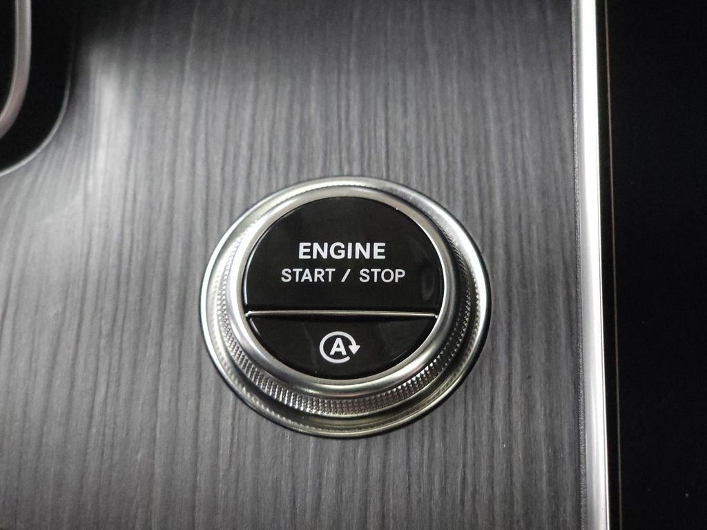 Certified 2026 Mercedes-Benz C 300 4MATIC Sedan image 15