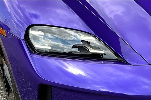 New 2025 Porsche Taycan GTS image 18