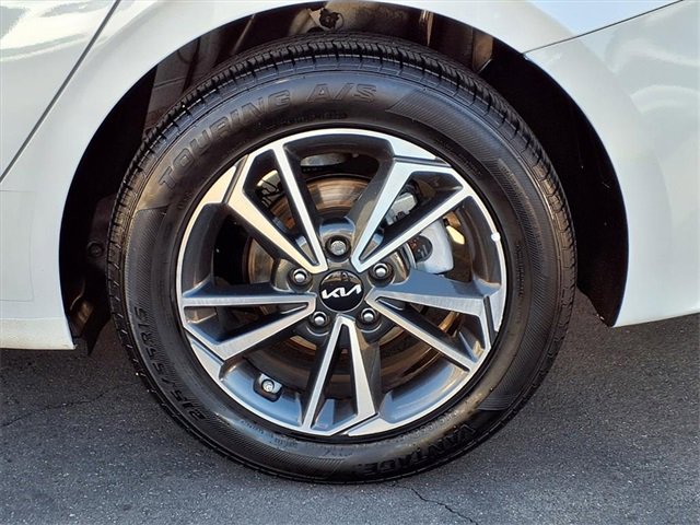 Used 2023 Kia Forte LXS image 7