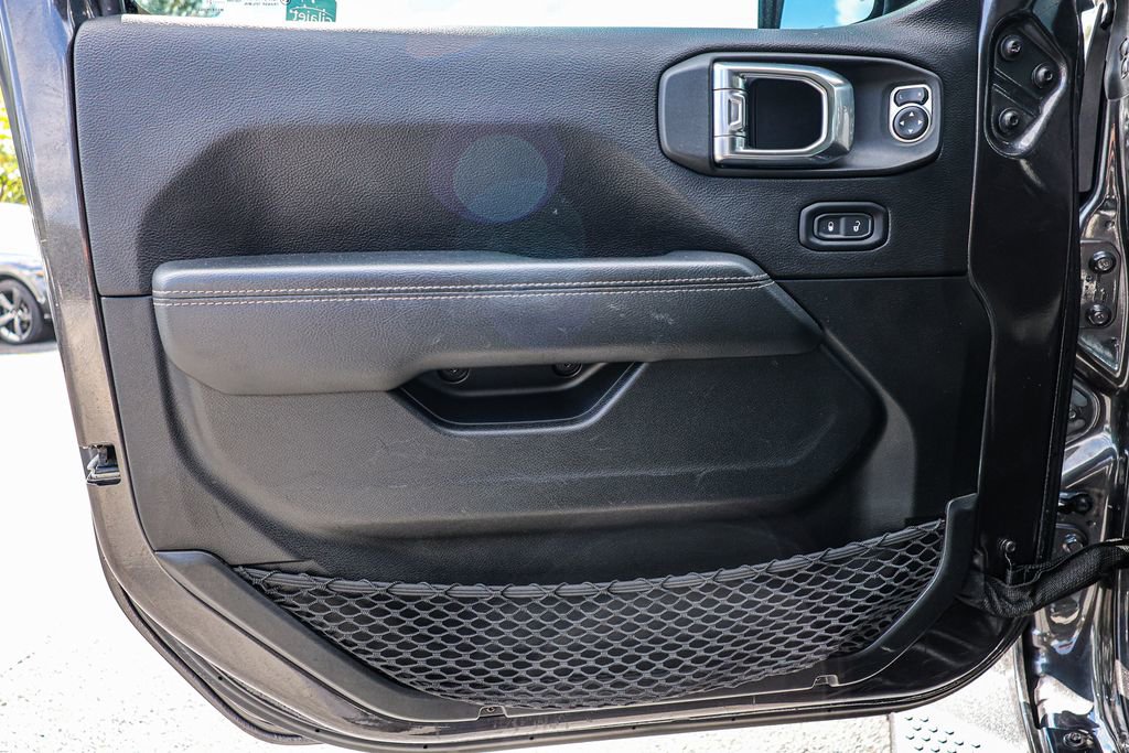 Used 2021 Jeep Wrangler Unlimited Sahara image 44