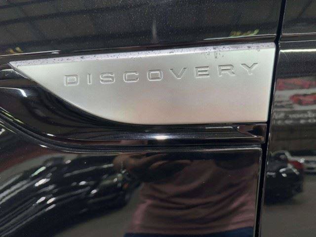 Used 2017 Land Rover Discovery HSE AWD/4WD image 13