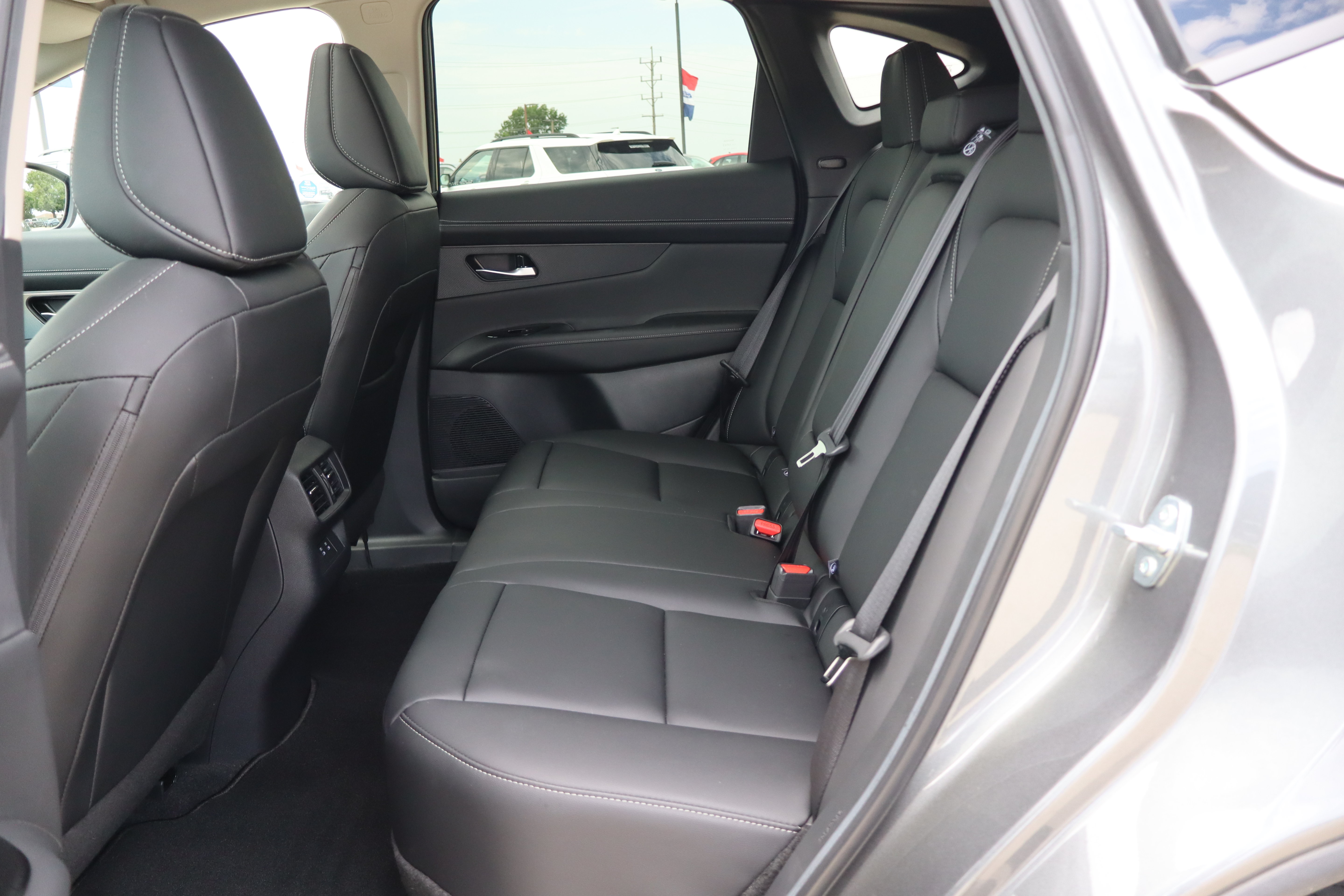 Used 2025 Nissan Murano SL AWD/4WD image 10