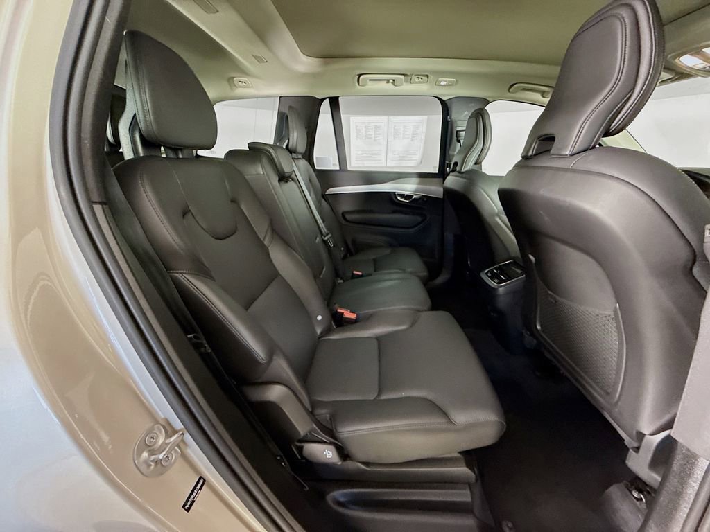 Certified 2025 Volvo XC90 B5 Core w/ Protection Package Premier image 29