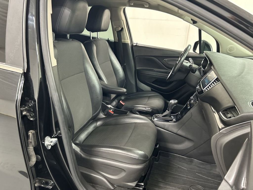 Used 2019 Buick Encore Sport Touring AWD/4WD image 22
