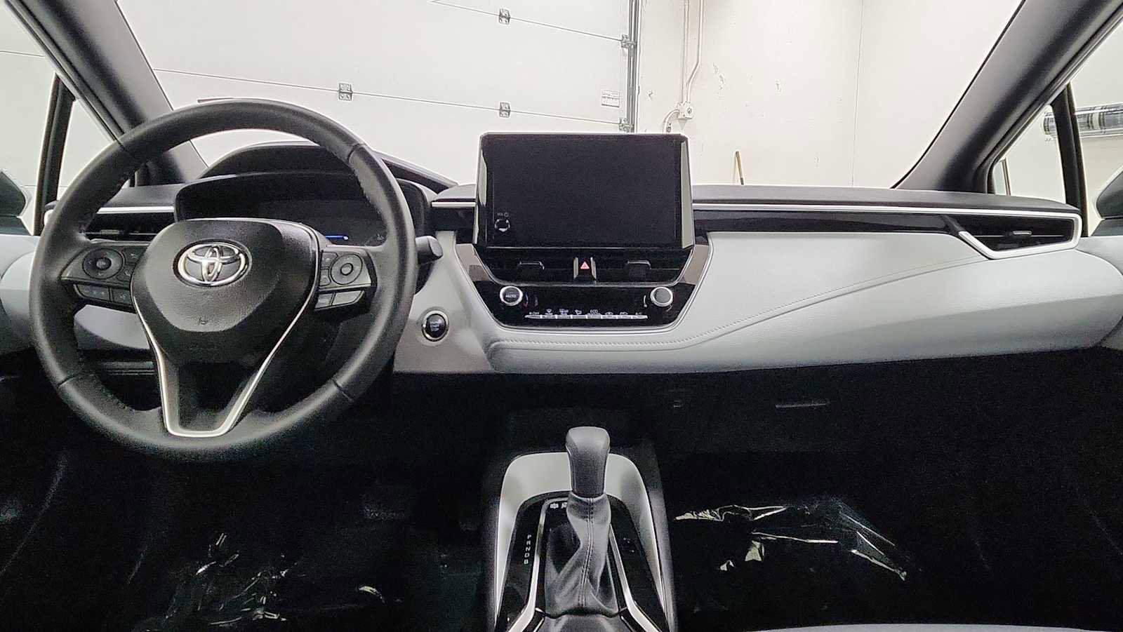Certified 2025 Toyota Corolla SE FWD image 26