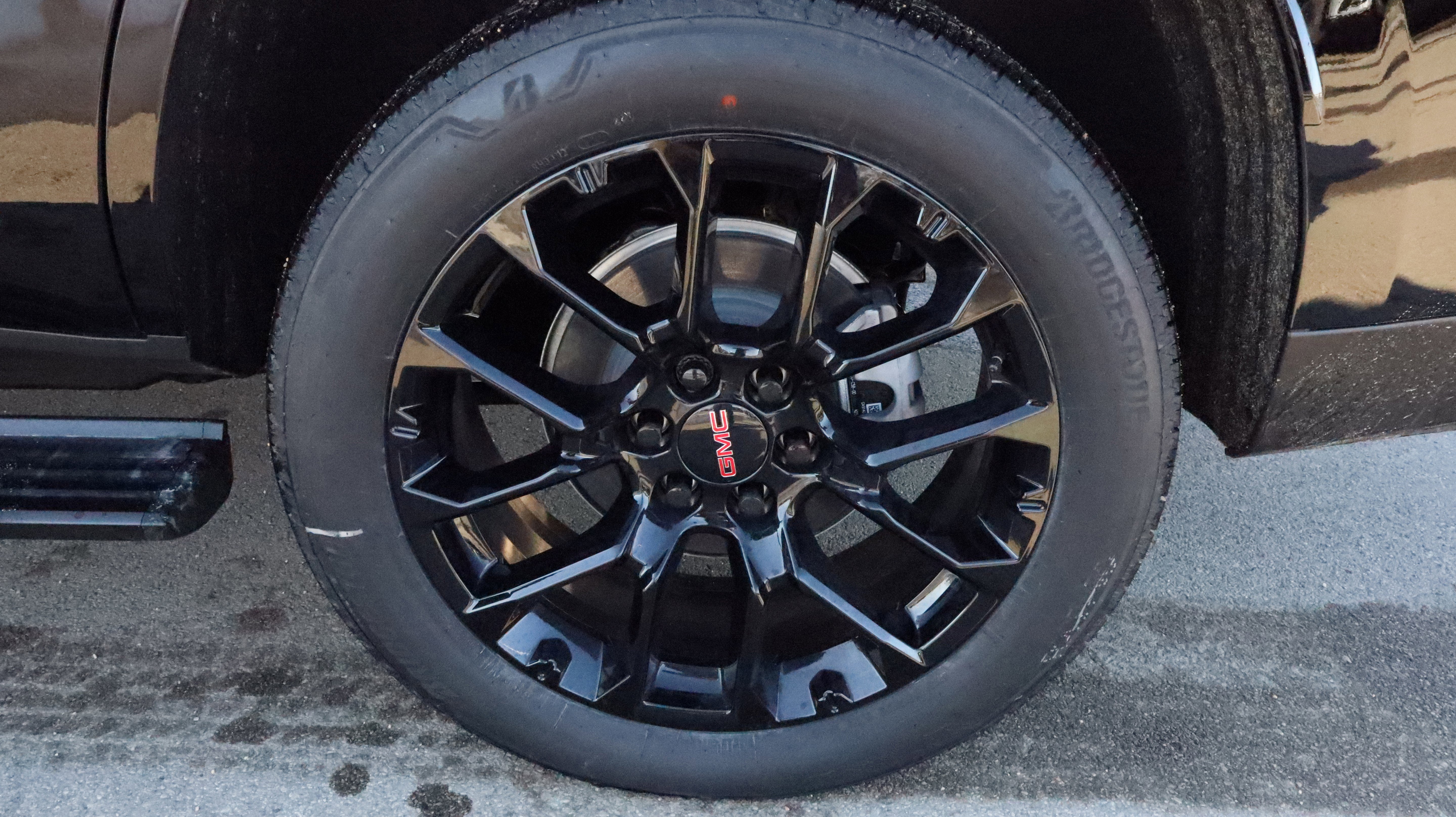 New 2026 GMC Yukon Denali w/ Sun & Power Step Package image 22